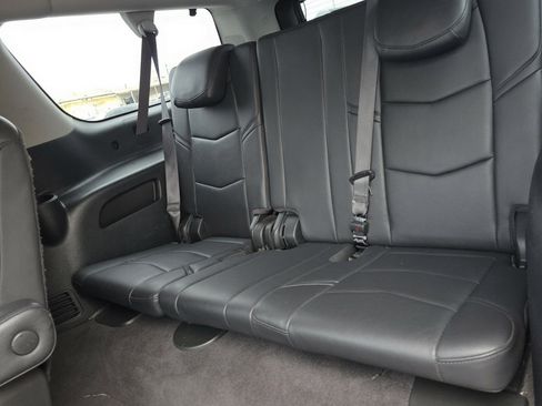 Used 2020 Cadillac Escalade ESV Premium Luxury AWD/4WD image 10