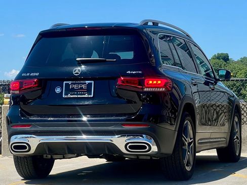 Used 2023 Mercedes-Benz GLB 250 4MATIC image 7