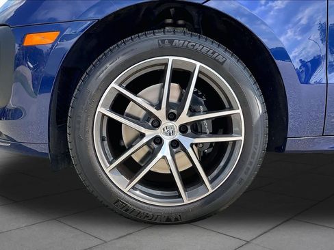 Used 2023 Porsche Macan S AWD/4WD image 9
