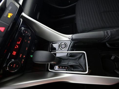 Used 2025 Mitsubishi Eclipse Cross ES image 27