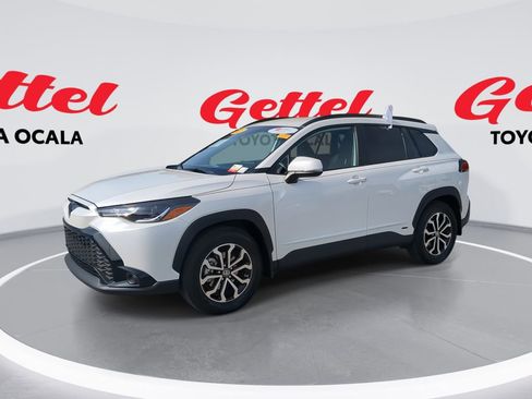 Used 2023 Toyota Corolla Cross SE image 1