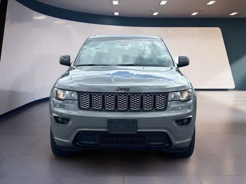 Used 2020 Jeep Grand Cherokee Altitude AWD/4WD image 8