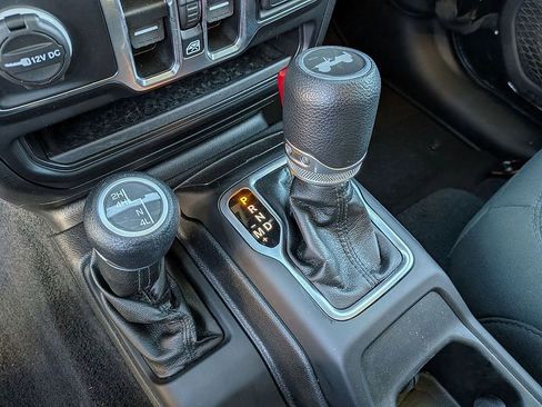 Used 2021 Jeep Wrangler Unlimited Sport AWD/4WD image 16