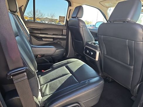 Used 2024 Ford Expedition XLT image 28