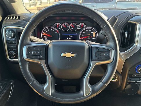 Used 2022 Chevrolet Silverado 1500 LT image 10
