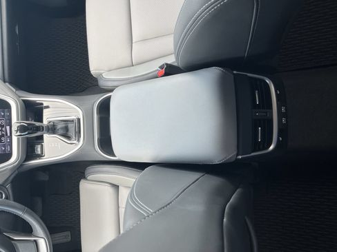 Used 2021 Subaru Outback Limited AWD/4WD image 24