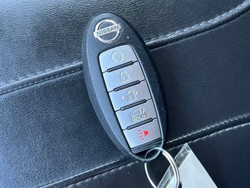 Used 2019 Nissan Rogue SV w/ Premium Package FWD image 29