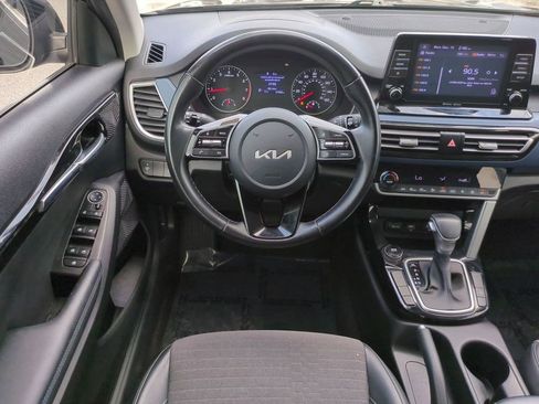 Used 2023 Kia Seltos S image 16