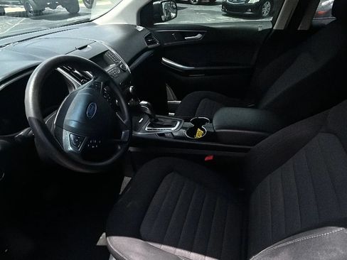 Used 2018 Ford Edge SE FWD image 8