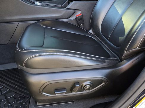 Used 2023 Jeep Grand Cherokee Limited image 11