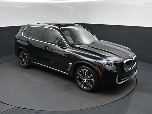 Used 2024 BMW X5 xDrive50e w/ Premium Package AWD/4WD image 36
