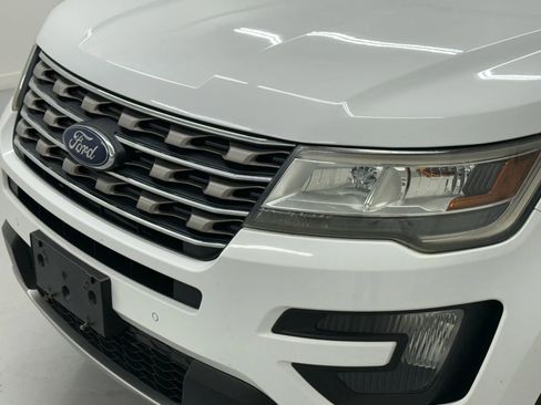 Used 2016 Ford Explorer XLT w/ Equipment Group 202A image 13