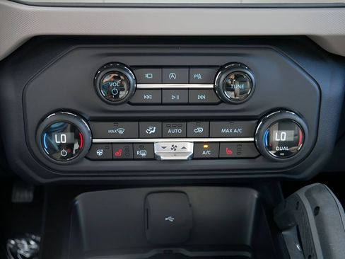 Used 2024 Ford Bronco Wildtrak AWD/4WD image 22