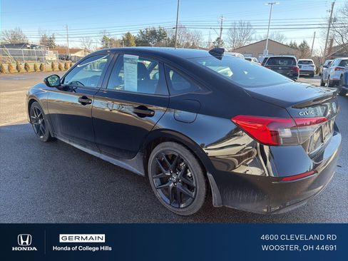 Used 2023 Honda Civic Sport image 9