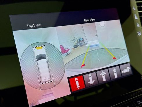 Used 2025 Jeep Wagoneer 4WD w/ Convenience Group I image 14