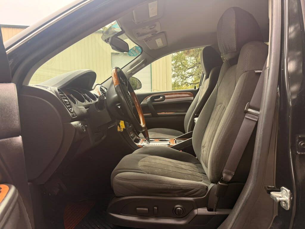 Used 2011 Buick Enclave CX FWD image 10