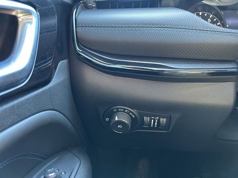 New 2026 Jeep Compass Latitude image 21