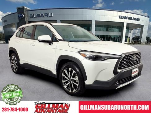 Used 2023 Toyota Corolla Cross XLE w/ Convenience Package image 1