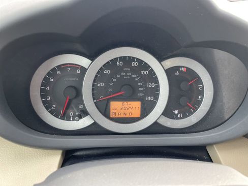 Used 2011 Toyota RAV4 4WD w/ Upgrade Value Pkg image 17