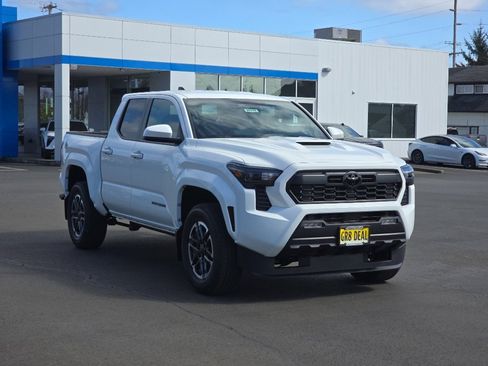 New 2026 Toyota Tacoma TRD Sport image 2