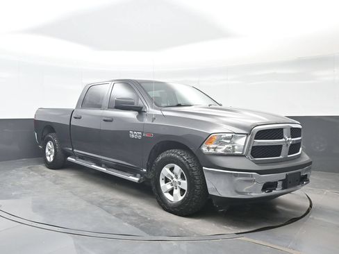Used 2018 RAM 1500 Tradesman w/ Chrome Appearance Group AWD/4WD image 9