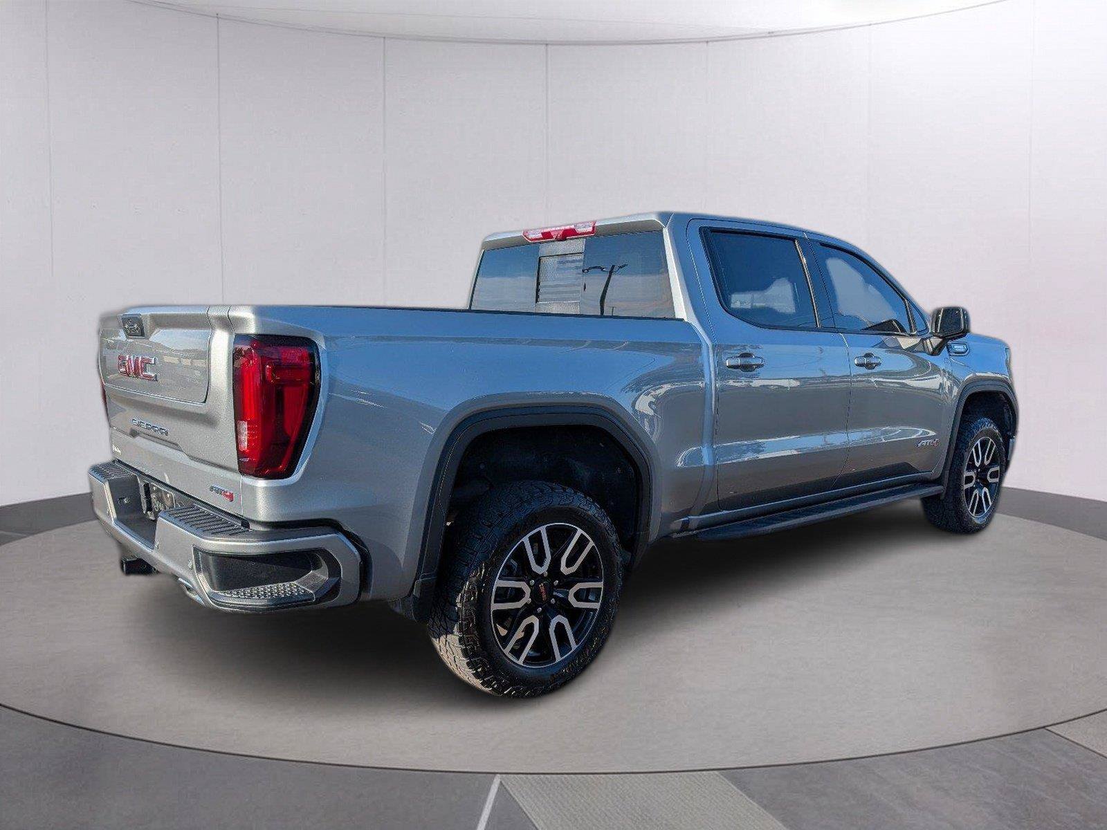 Used 2025 GMC Sierra 1500 AT4 w/ AT4 Premium Package AWD/4WD image 7