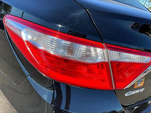 Used 2017 Toyota Camry LE image 28