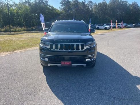 Used 2023 Jeep Wagoneer L Series II AWD/4WD image 2