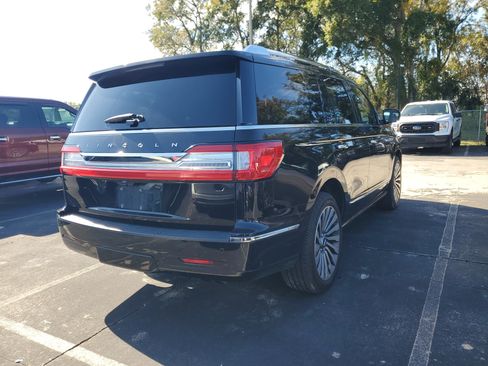 Used 2019 Lincoln Navigator Reserve image 5