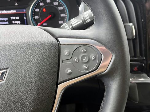 Used 2023 Chevrolet Traverse LT image 21