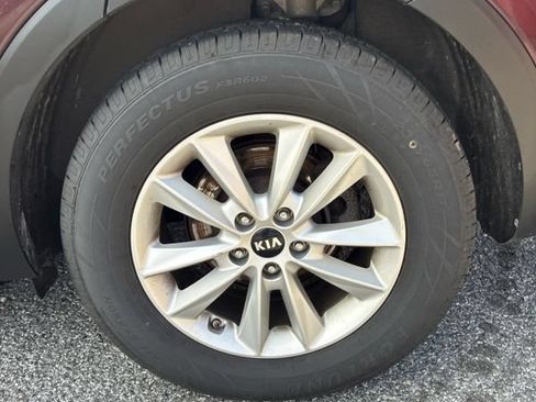 Used 2019 Kia Sorento FWD V6 image 19