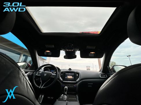Used 2017 Maserati Ghibli S Q4 AWD/4WD image 32