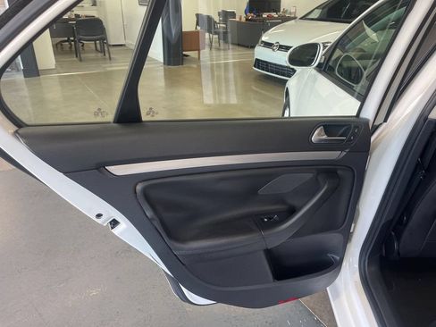 Used 2010 Volkswagen Jetta Limited Edition FWD image 44