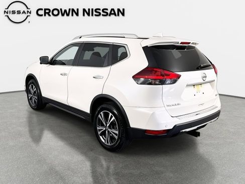 Certified 2019 Nissan Rogue SV w/ Premium Package image 8