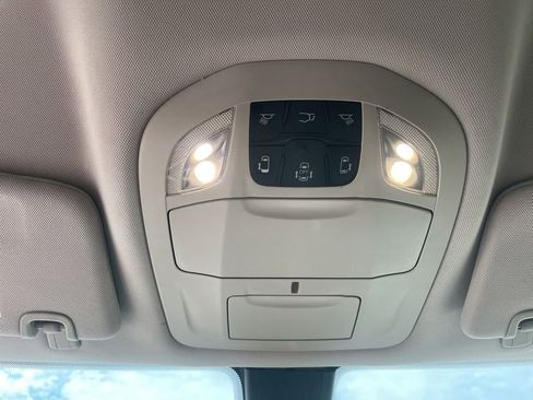 Used 2017 Chrysler Pacifica Touring w/ Tire & Wheel Group image 23