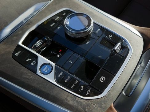 New 2026 BMW X5 xDrive50e w/ Executive Package image 13