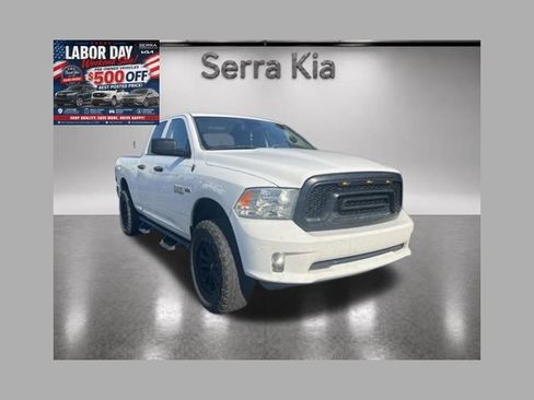 Used 2015 RAM 1500 Express RWD image 1