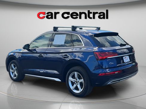 Used 2021 Audi Q5 2.0T Premium w/ Convenience Package AWD/4WD image 3