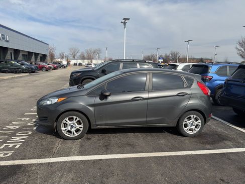 Used 2016 Ford Fiesta SE image 3