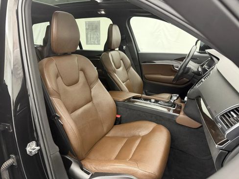 Used 2019 Volvo XC90 T6 Momentum w/ Protection Package Premier AWD/4WD image 37