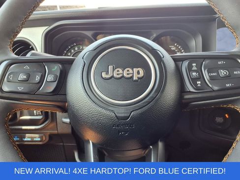 Used 2024 Jeep Wrangler Unlimited w/ Convenience Group AWD/4WD image 16