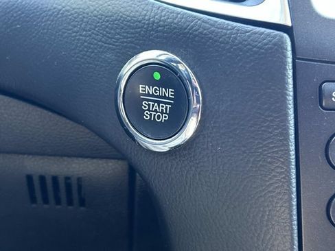 Used 2019 Ford Edge Titanium w/ Equipment Group 301A AWD/4WD image 27