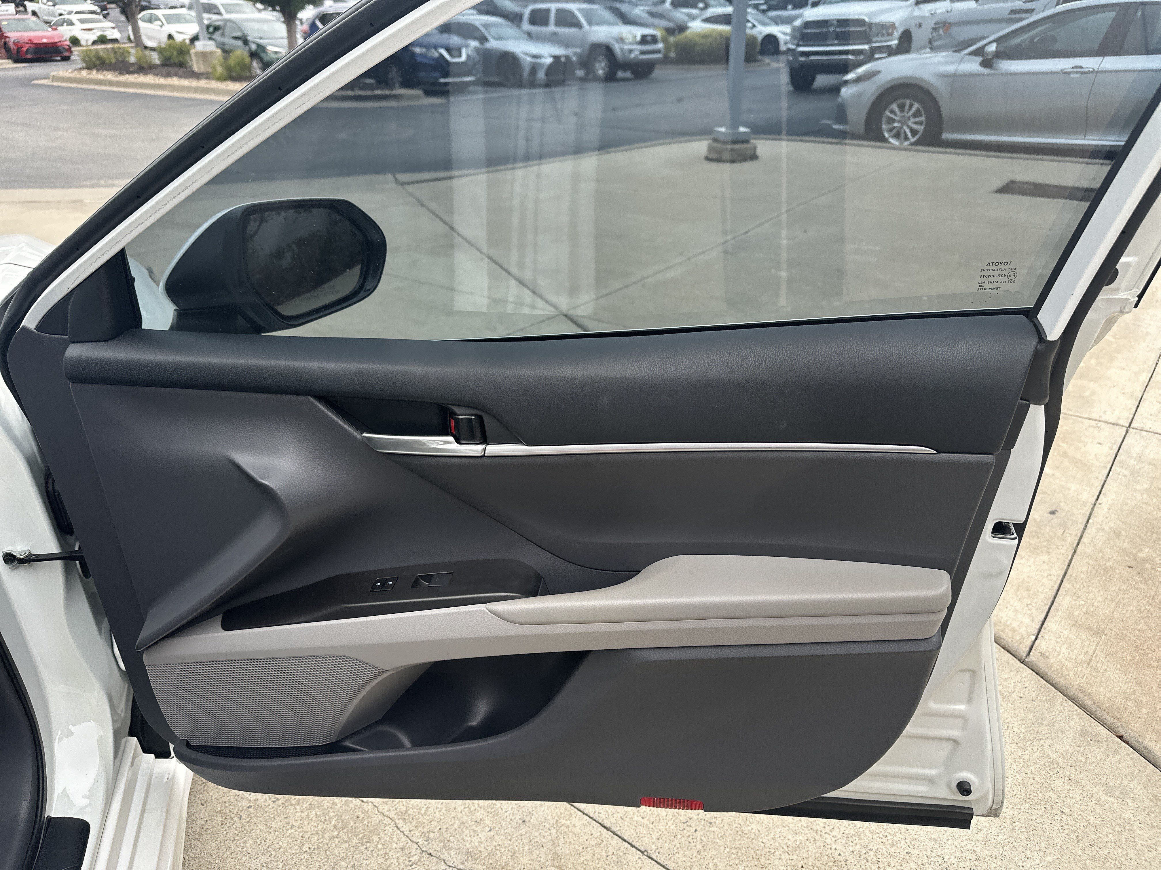 Used 2023 Toyota Camry SE w/ Convenience Package FWD image 29
