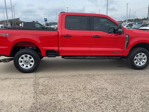 Used 2023 Ford F250 XLT w/ FX4 Off-Road Package AWD/4WD image 2