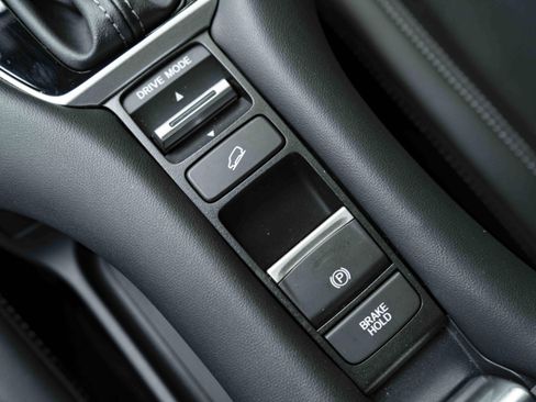 Used 2024 Honda HR-V EX-L image 28