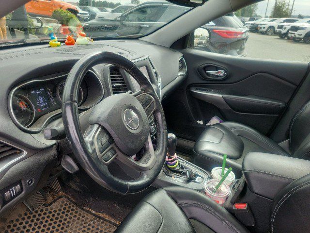 Used 2019 Jeep Cherokee Latitude Plus w/ Comfort/Convenience Group AWD/4WD image 5