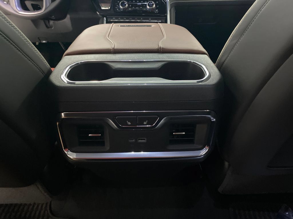 New 2026 GMC Sierra 2500 Denali Ultimate w/ LPO, Black Badging Package AWD/4WD image 17