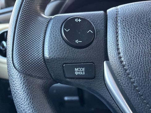 Used 2019 Toyota Corolla LE image 25