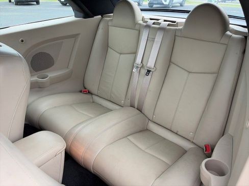 Used 2013 Chrysler 200 Limited FWD image 19