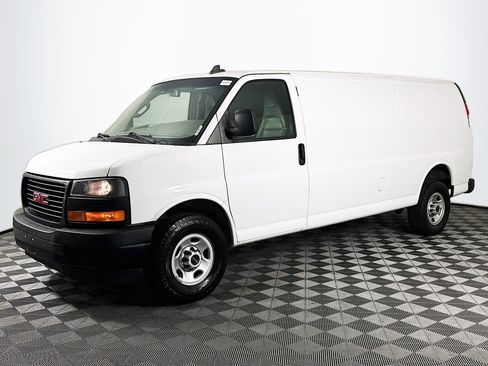 Used 2023 GMC Savana 2500 Extended w/ Driver Convenience Package image 4